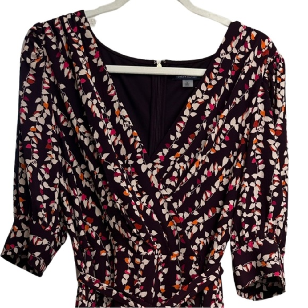 NEW Tommy Hilfiger floral dress with v neck front, tie waist and flowy. - Picture 1 of 7